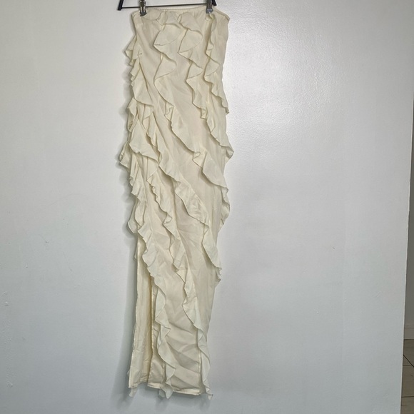 Beautiful halter top dress - Picture 1 of 10